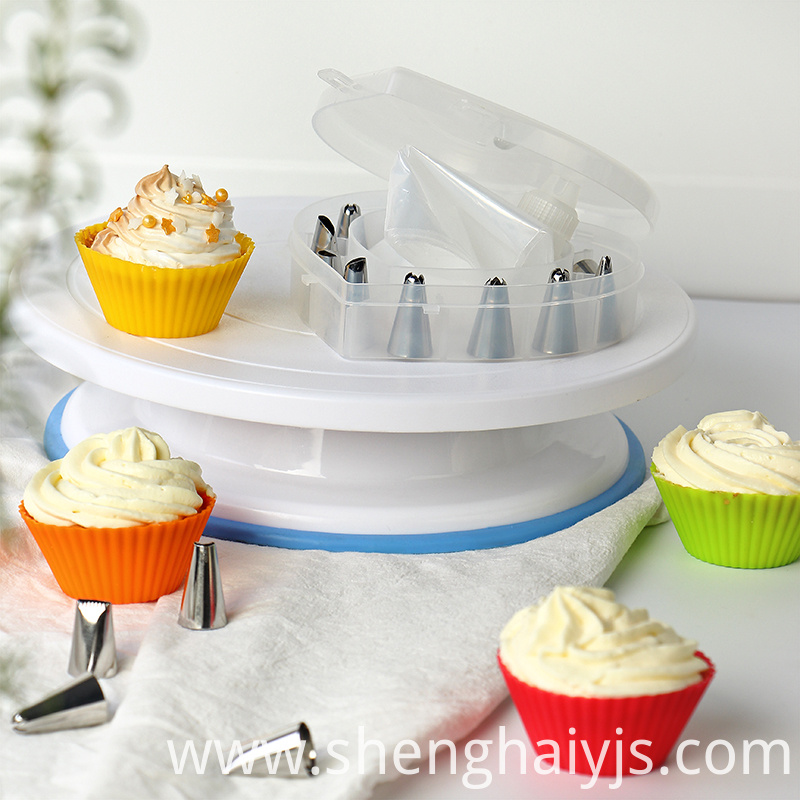 Cake Decorating set with heart shape plastic box Cake Decorating set with heart shape plastic box